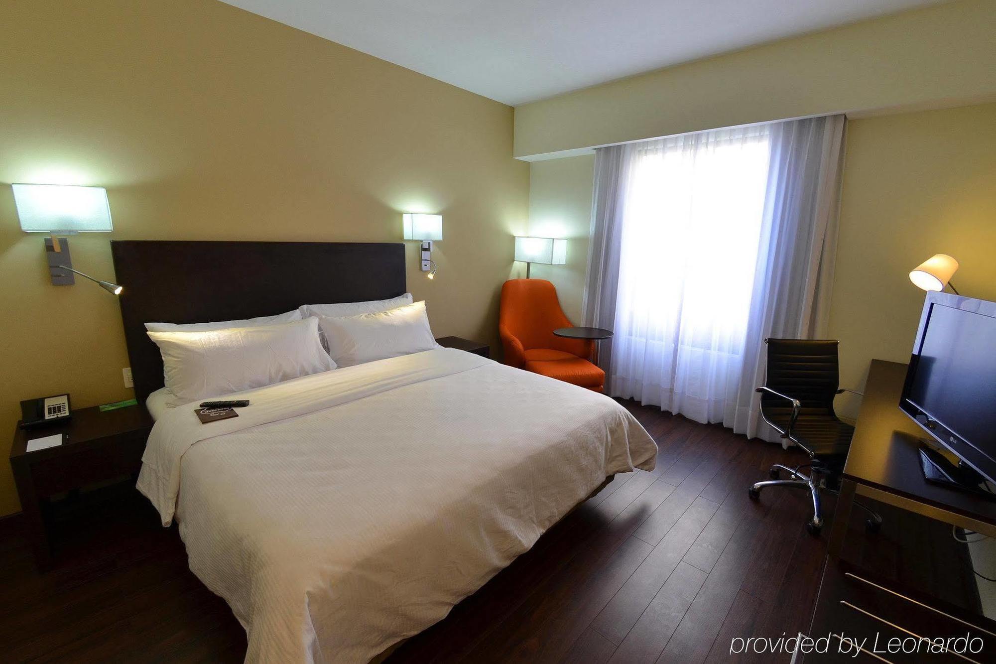 Fiesta Inn Toluca Aeropuerto Exterior photo